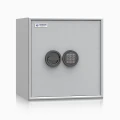 sejf-meblowy-adorf-331003.02-zamkniety-jasnoszary-na-kod.webp